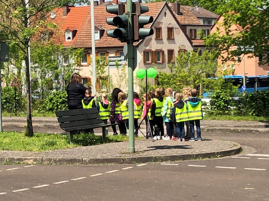 „Bei ROT bleibe steh’n, bei GRÜN kannst du geh’n“