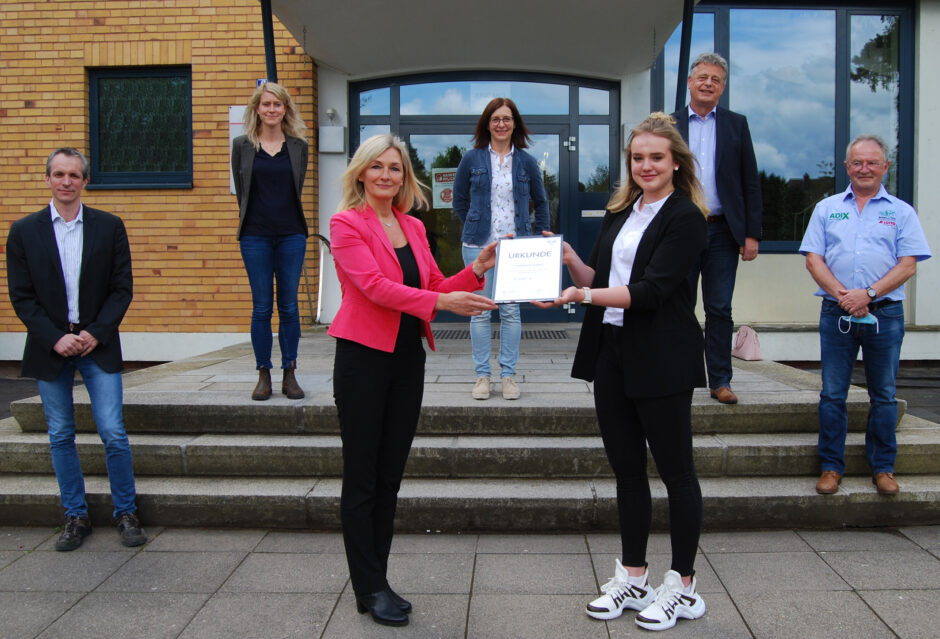 Sparkasse Kaiserslautern überreicht Auszeichnung an Katharina Albers zur „Eliteschülerin des Sports 2020“