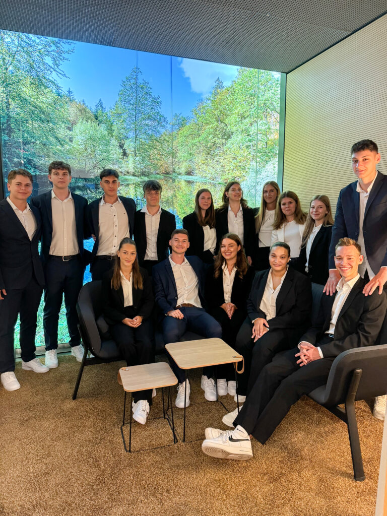 Gruppenbild Ausbildung bei der Sparkasse Kaiserslautern 2024
