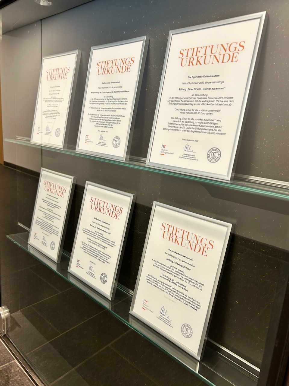 Stiftungsurkunden