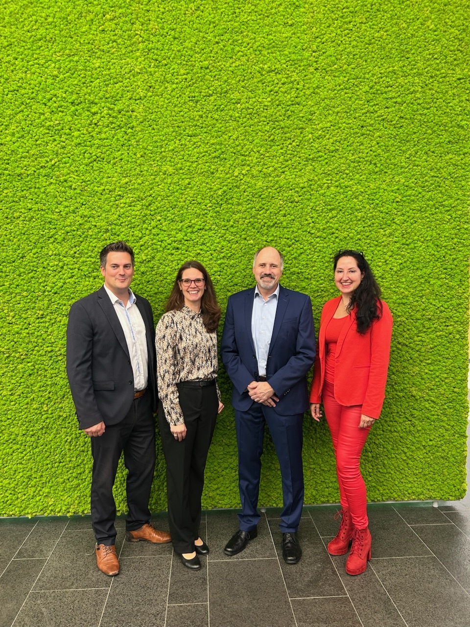 Das Team Generationenmanagement der Sparkasse mit der Referentin (v.l.n.r.  Patrick Roth, Sabrina Schnepel, Ralf Guckenbiehl und Dr. jur. Eva Kreienberg) Abteilung Vermögensmanagement mit Dr. jur. Eva Kreienberg